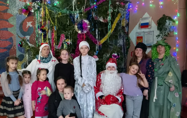Новогодний утренник для детей "Здравствуй праздник новогодний".