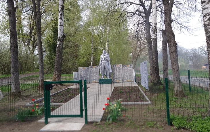 Участие в Акции по уборки памятника  &laquo;Верни герою имя&raquo;